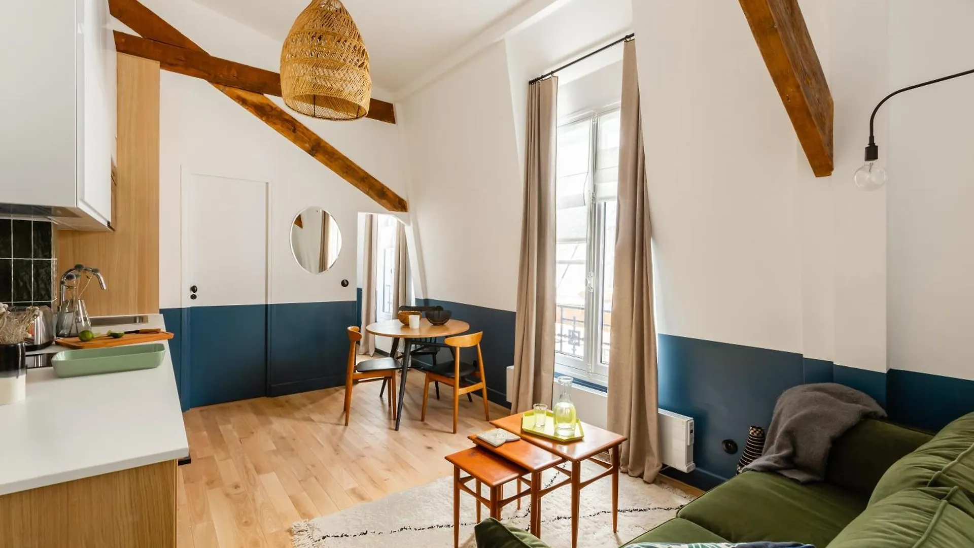 3 Pieces Place Contrescape Apartment